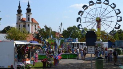 NENECHTE SI UJÍT: Pirátská bitva, ohňová show nebo zpěvák Xindl X. O víkendu bude Březenská pouť!