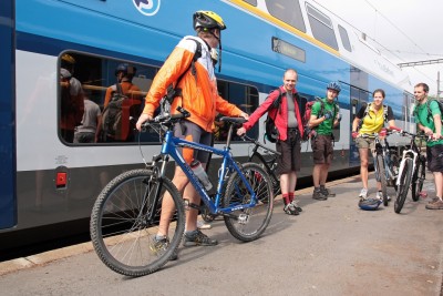 Zájem cyklovýletníků o vlaky je skoro jako před covidem. České dráhy jim nabízí 6 800 spojů s rozšířenou kapacitou
