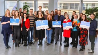 Nadačn&iacute; fond Albert rozdal ve středu symbolick&eacute; &scaron;eky jeden&aacute;ctce dětsk&yacute;ch domovů a dal&scaron;&iacute;ch organizac&iacute;. Foto: Albert