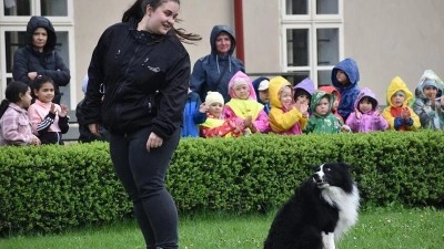 Den Země pobavil děti díky psům. Ukázal ale i práci záchranářů nebo lesníků